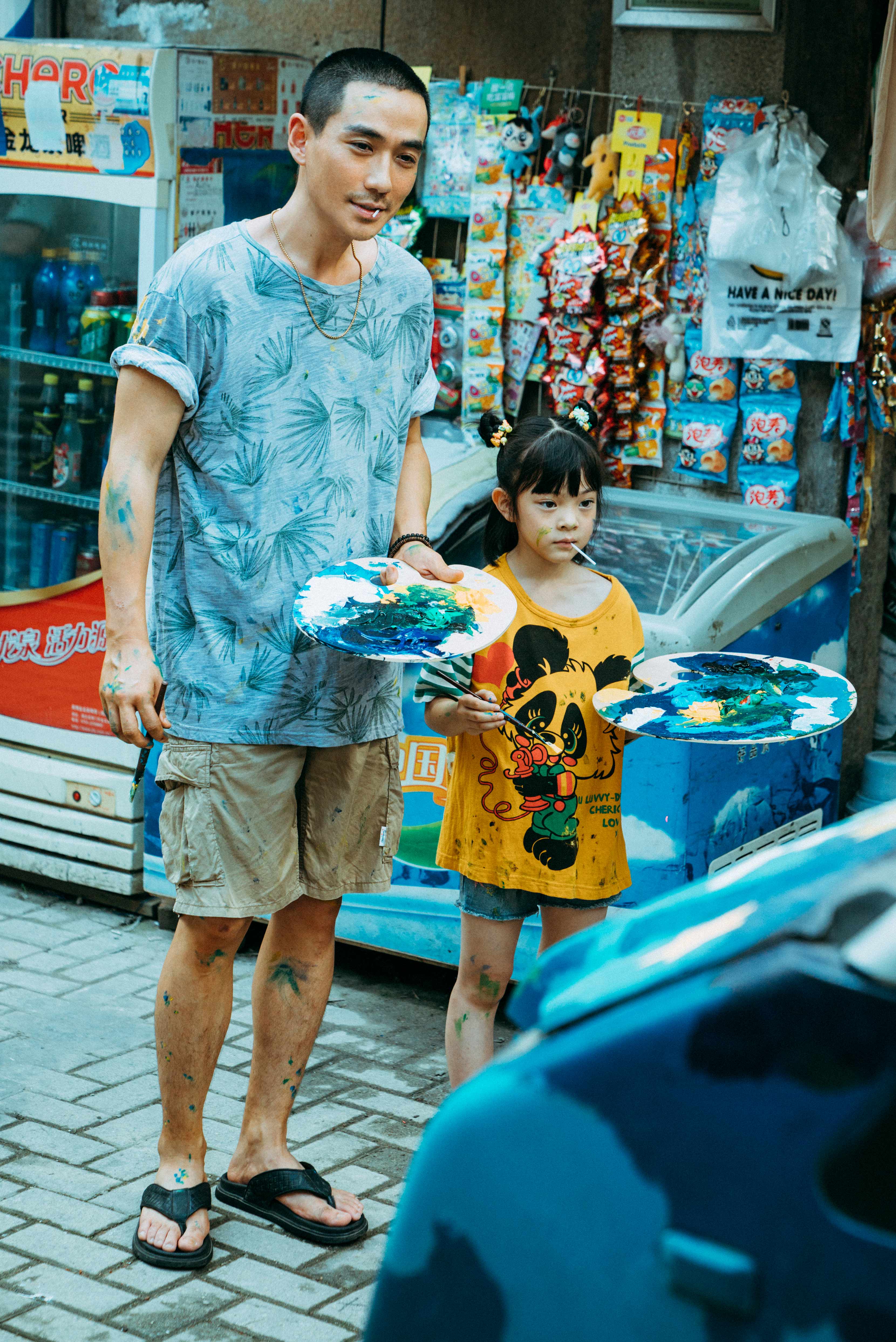 周公解梦，梦见众多棺材排列，伴随唱戏与暴力场景的深层寓意