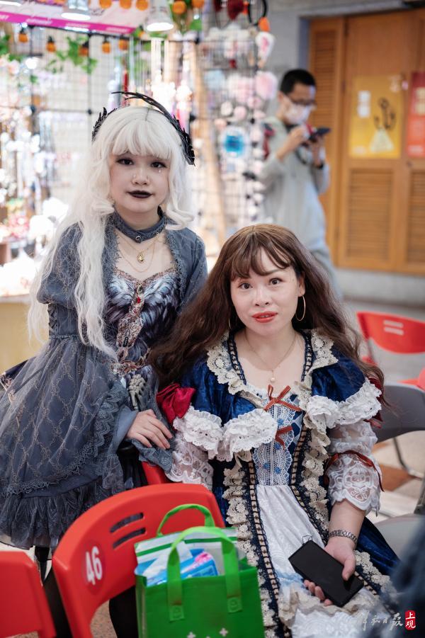 梦境中的妆容，探索梦到化妆的深层含义与心理解析